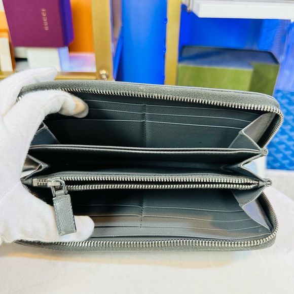 Rare Prada Studded Gray Leather Large Organizer Zip Around Wallet - Picture 7 of 12